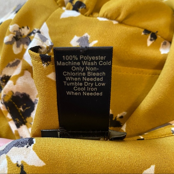 Ann Taylor floral print blouse - Picture 6 of 6